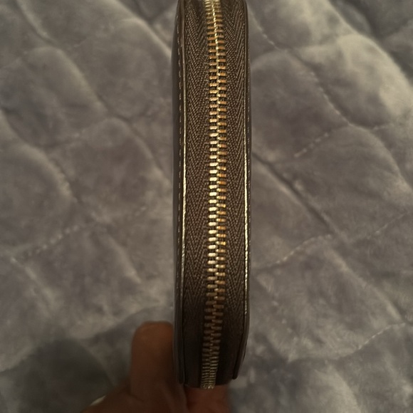 Authentic Louis Vuitton Glacé Porte zippy Chocolate Brown vintage wallet. - Picture 6 of 14